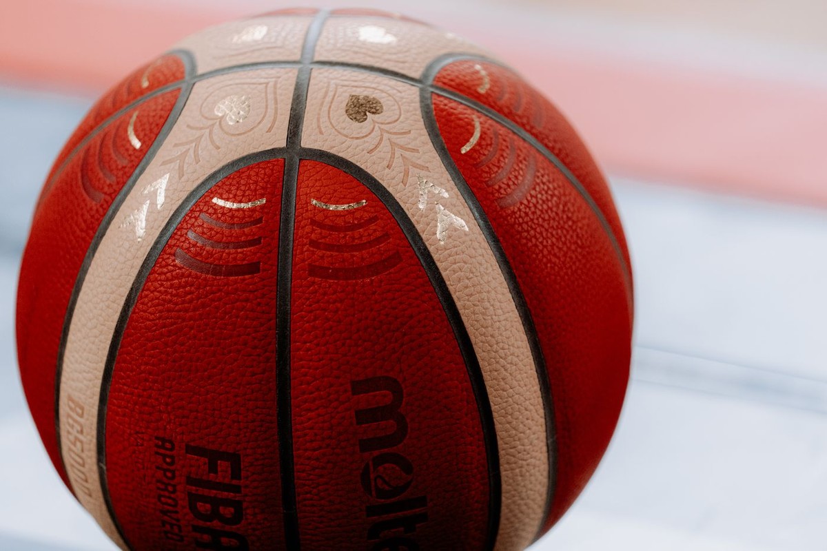 Approfondir vos connaissances et consulter le règlement de jeu officiel de Basket-Ball